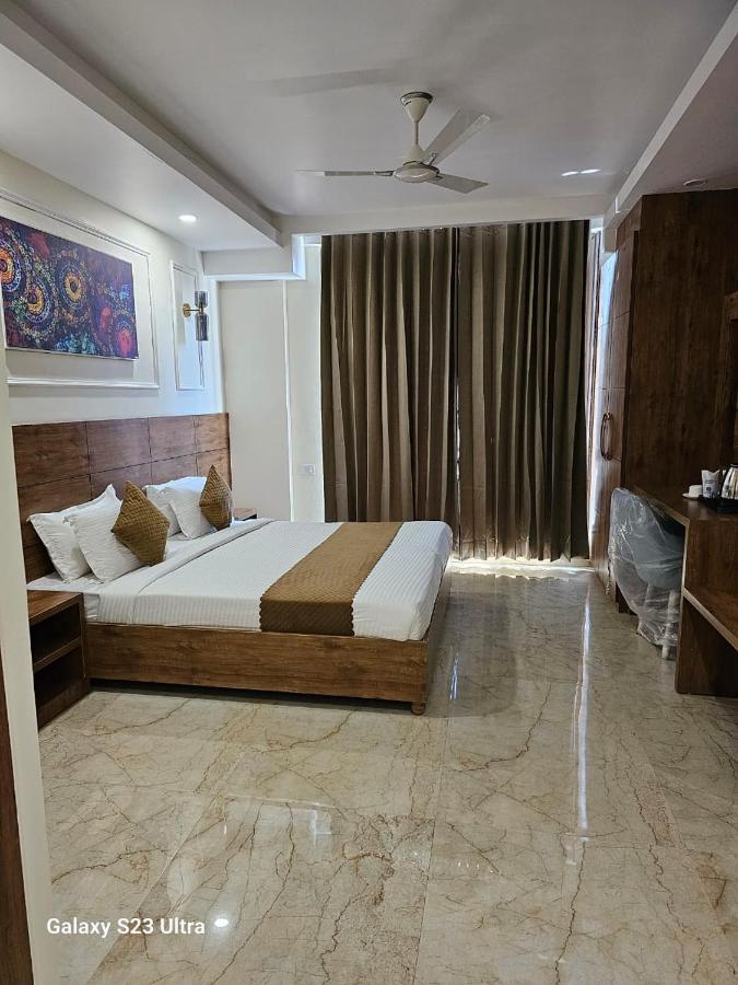 Hotel Nirvana Bliss, Behind Parmarth Niketan Rishīkesh Екстериор снимка