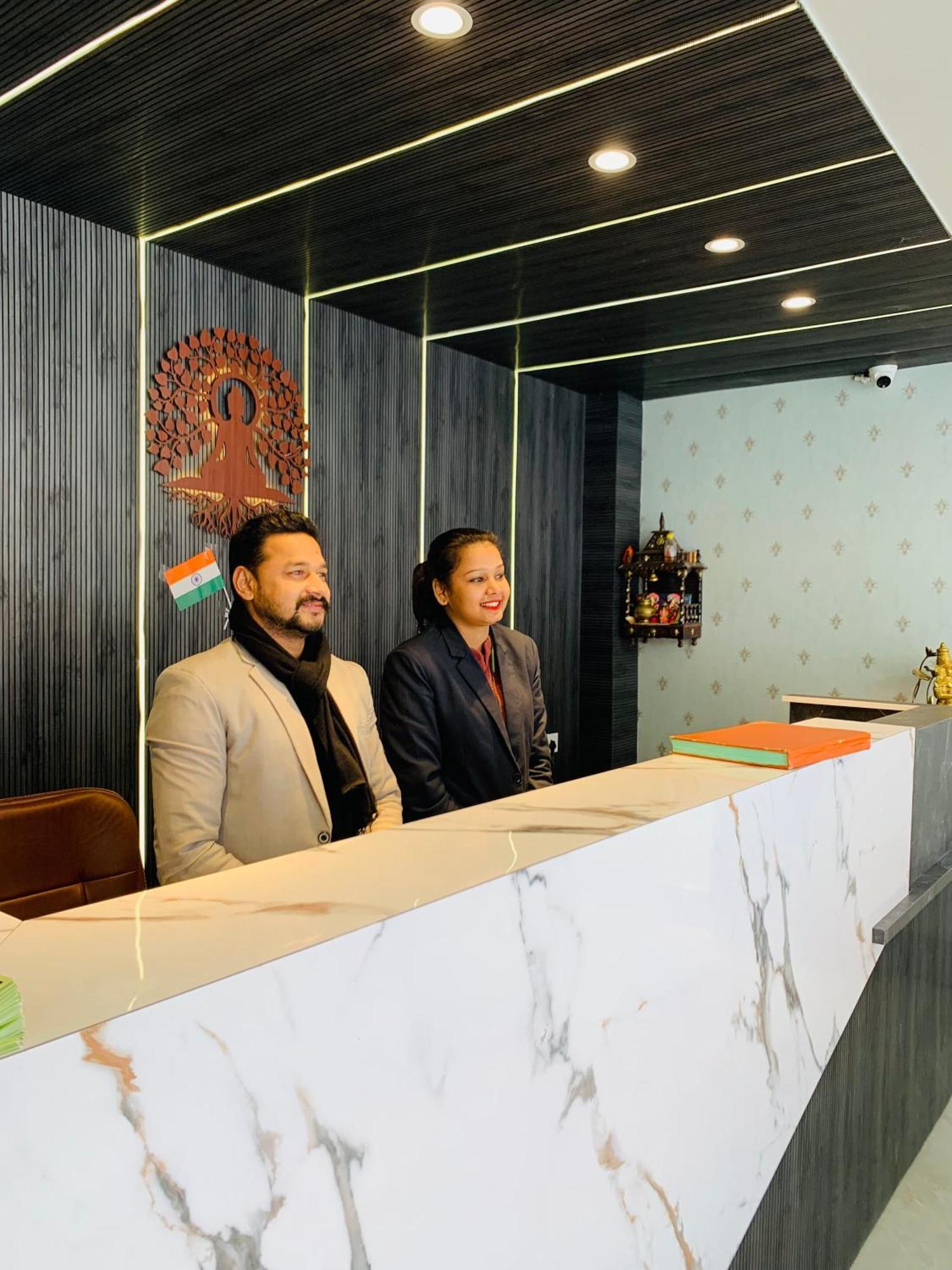 Hotel Nirvana Bliss, Behind Parmarth Niketan Rishīkesh Екстериор снимка