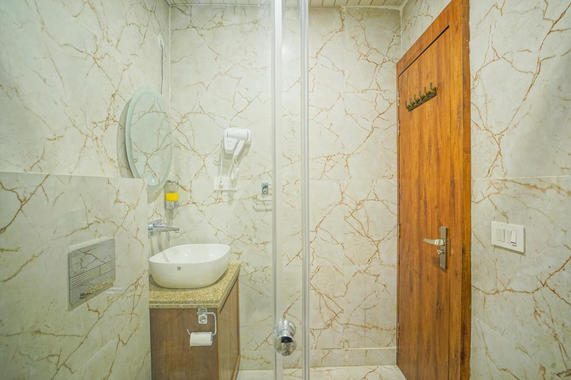 Hotel Nirvana Bliss, Behind Parmarth Niketan Rishīkesh Екстериор снимка