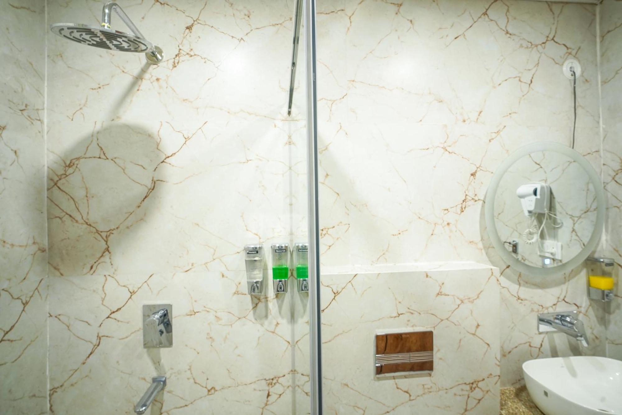 Hotel Nirvana Bliss, Behind Parmarth Niketan Rishīkesh Екстериор снимка