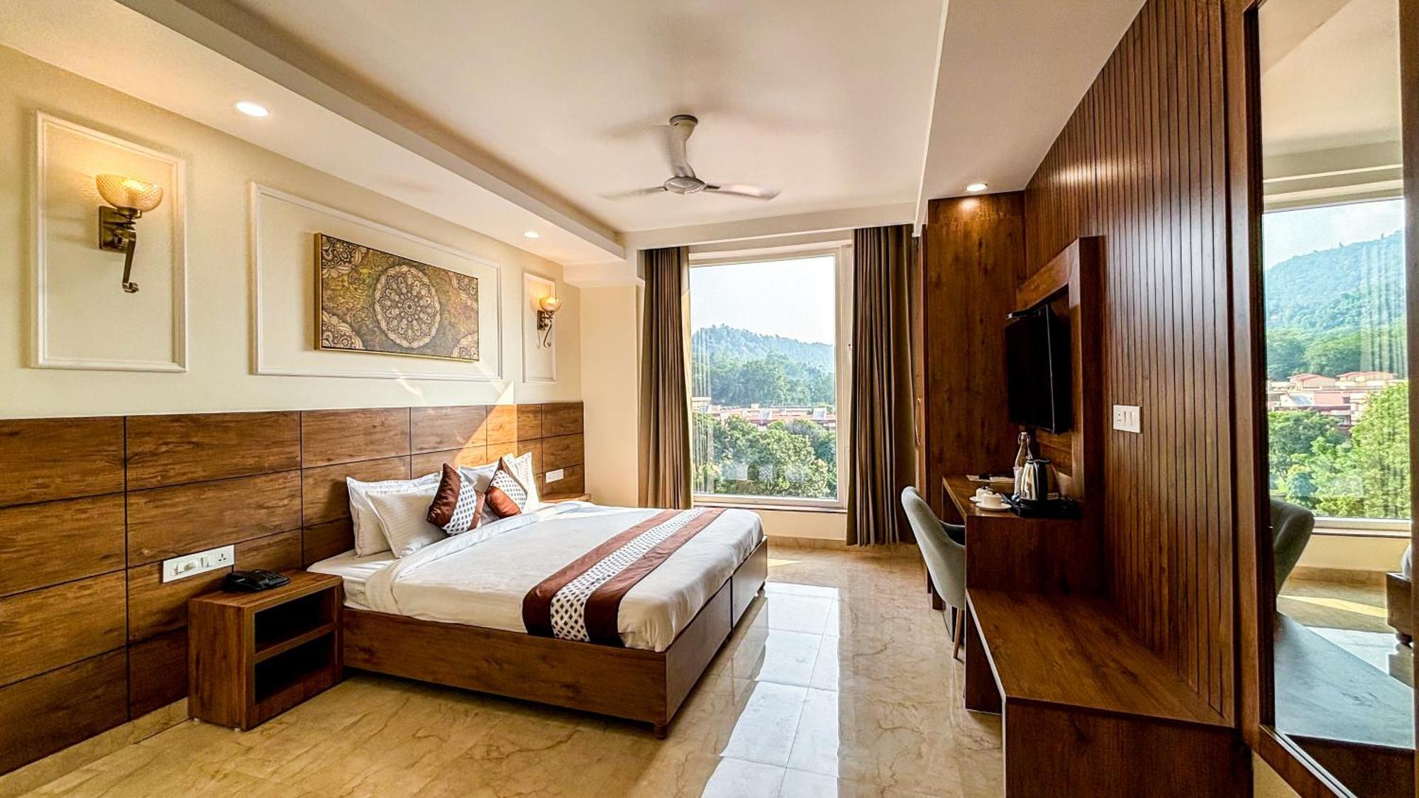 Hotel Nirvana Bliss, Behind Parmarth Niketan Rishīkesh Екстериор снимка