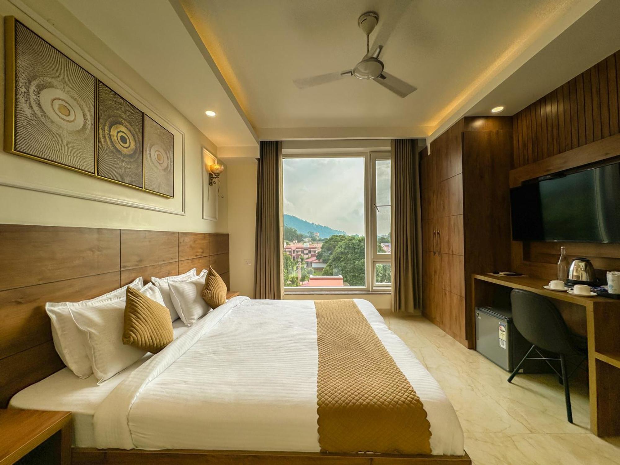 Hotel Nirvana Bliss, Behind Parmarth Niketan Rishīkesh Екстериор снимка