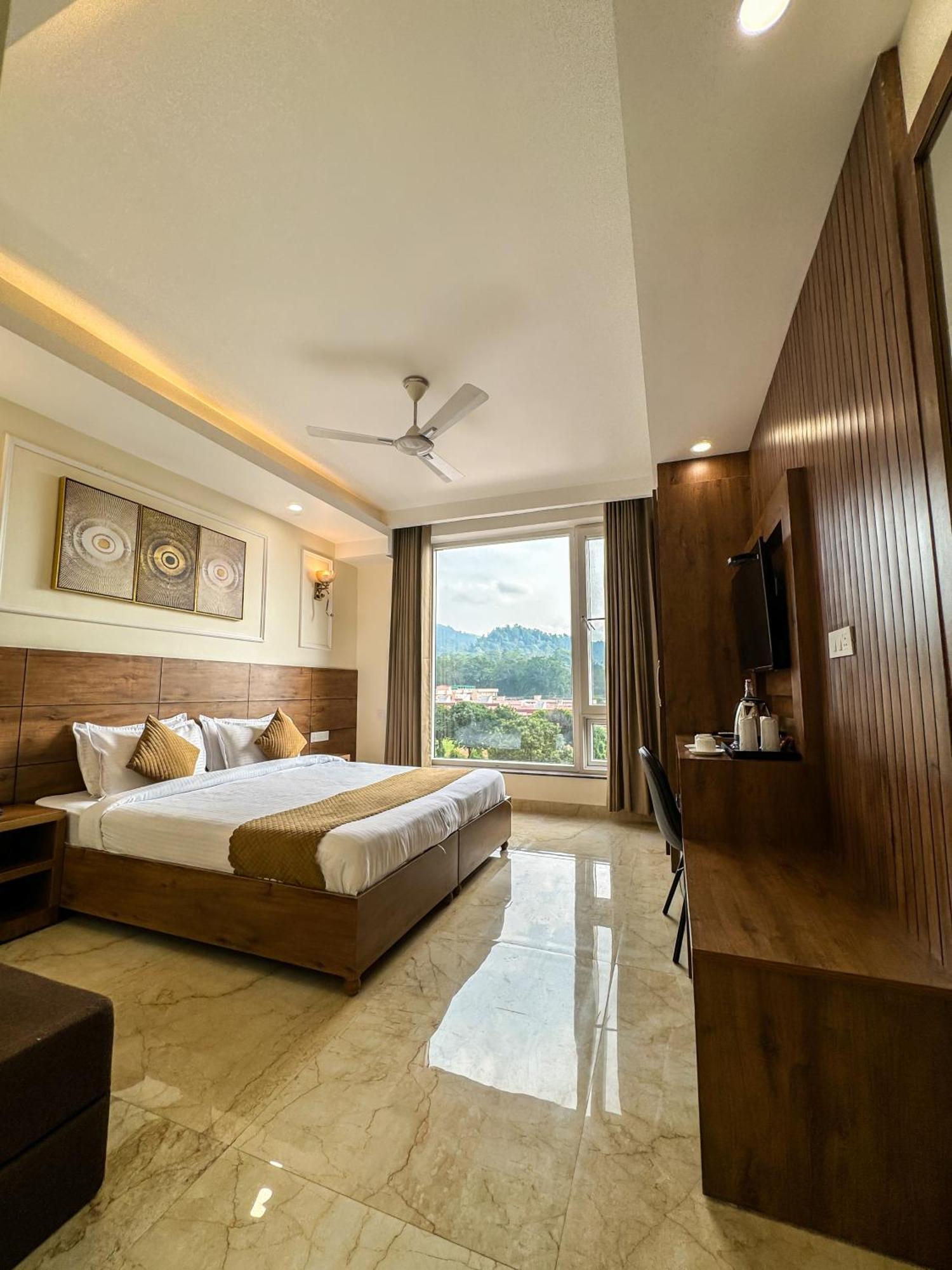 Hotel Nirvana Bliss, Behind Parmarth Niketan Rishīkesh Екстериор снимка