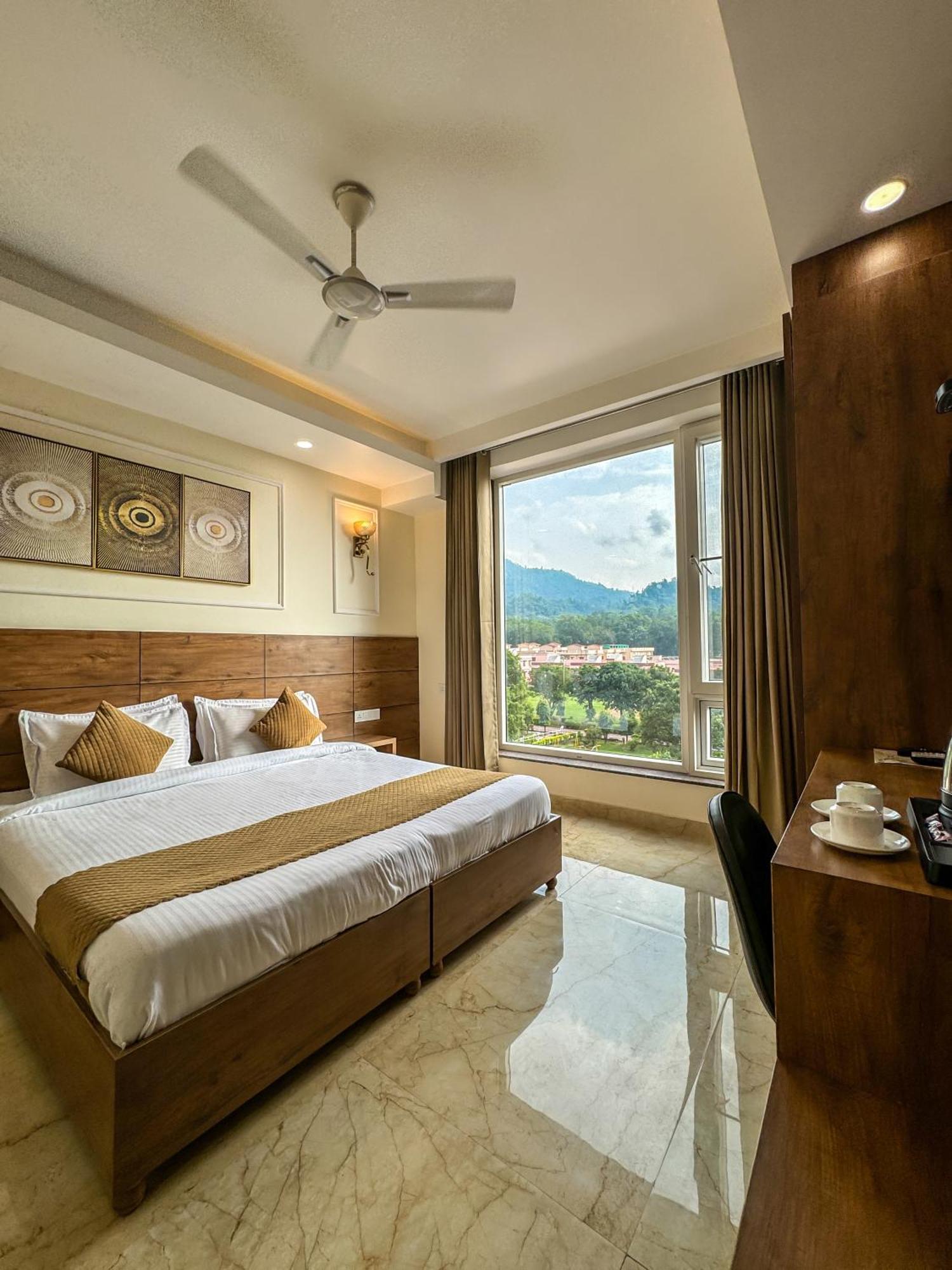 Hotel Nirvana Bliss, Behind Parmarth Niketan Rishīkesh Екстериор снимка