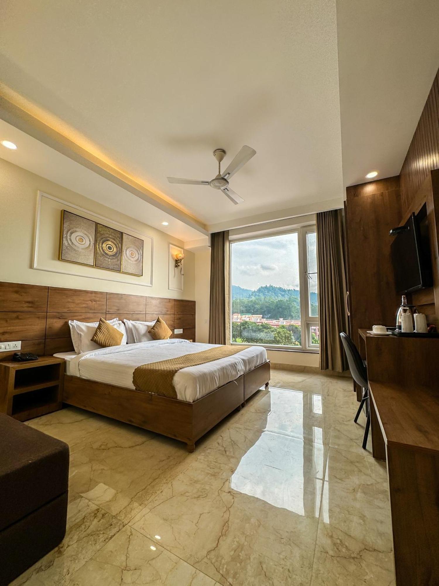 Hotel Nirvana Bliss, Behind Parmarth Niketan Rishīkesh Екстериор снимка