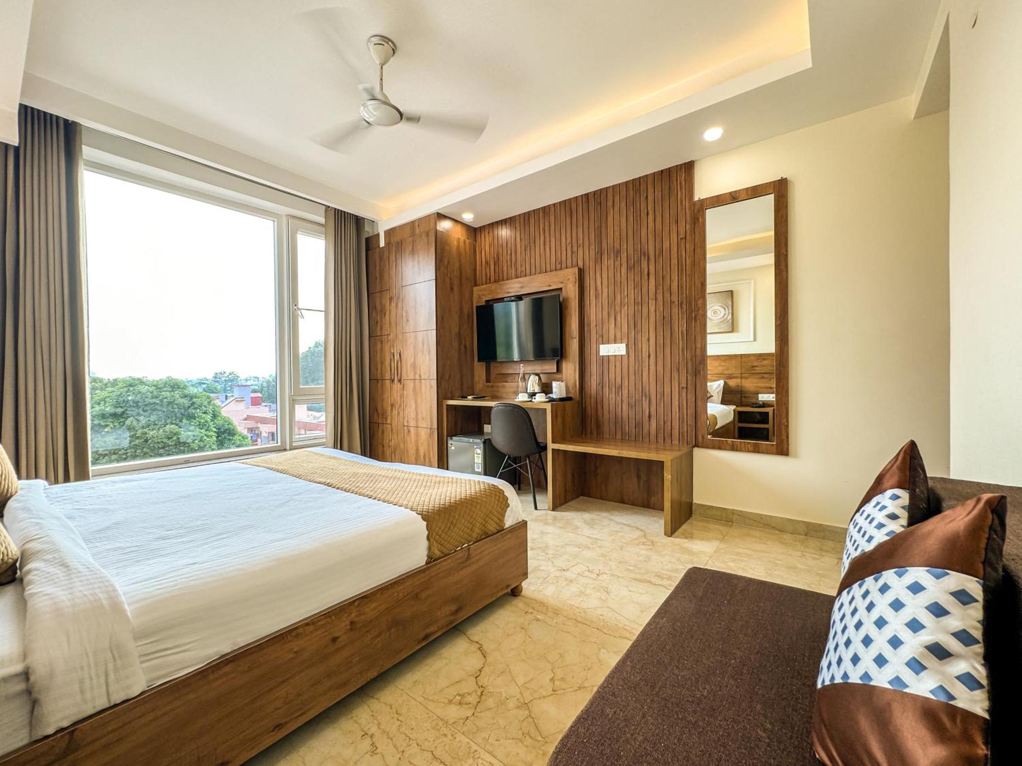 Hotel Nirvana Bliss, Behind Parmarth Niketan Rishīkesh Екстериор снимка