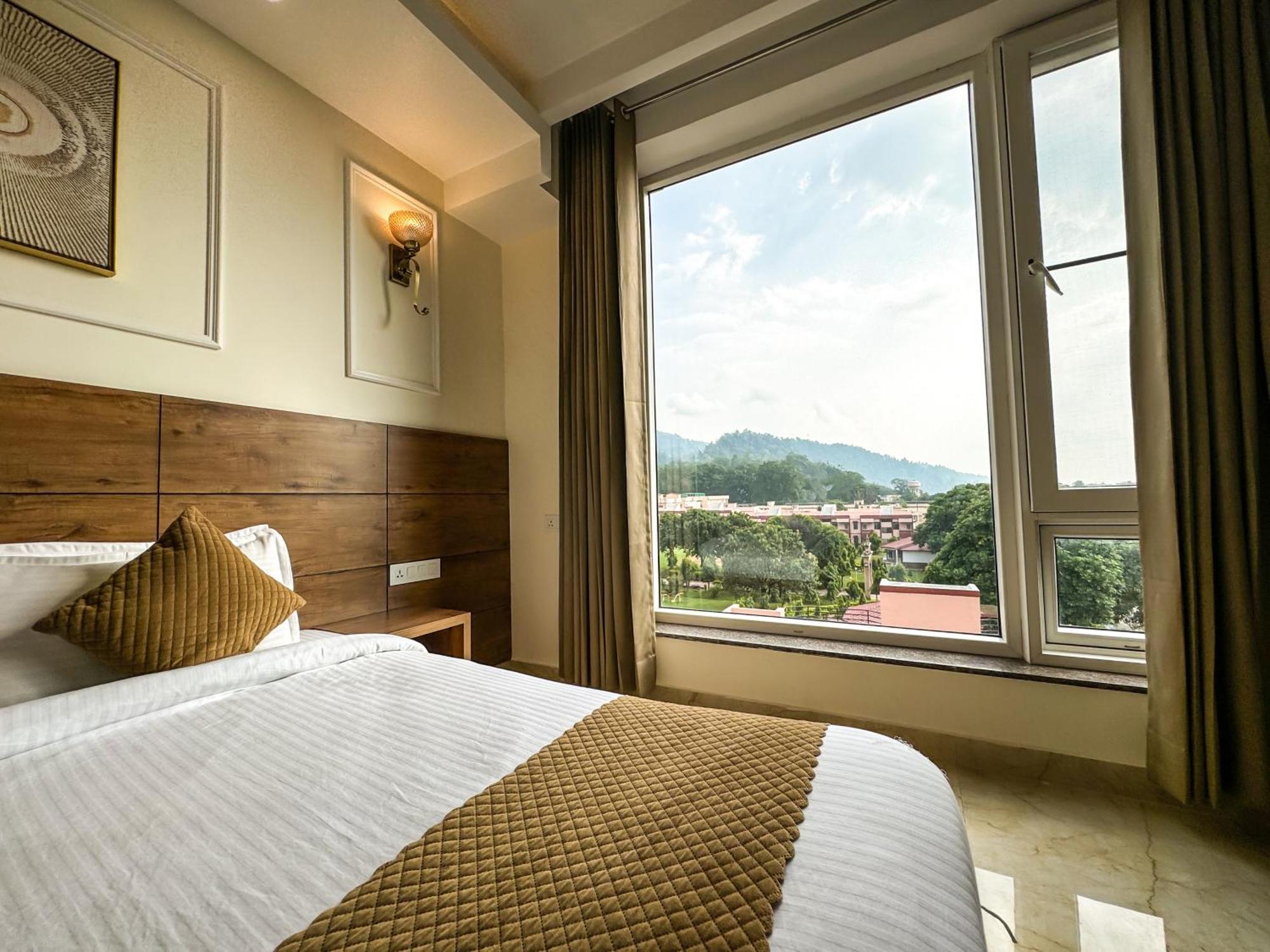 Hotel Nirvana Bliss, Behind Parmarth Niketan Rishīkesh Екстериор снимка